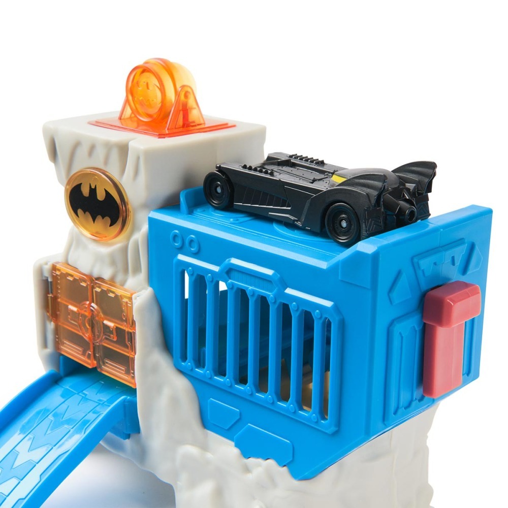 Batman - Playset Mini Batcaverna Com Pista E Batmovel